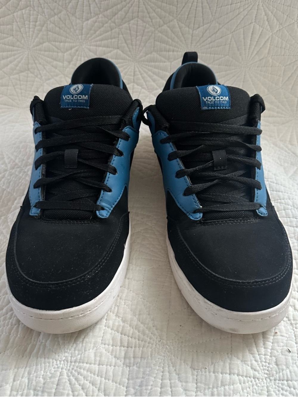 Volcom VM30612 Black and blue Composite Toe Work Shoe Size 10.5